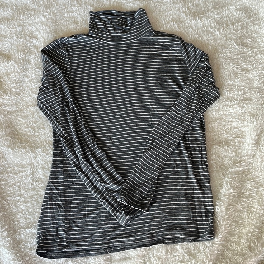 American Eagle long sleeve Mock neck tee